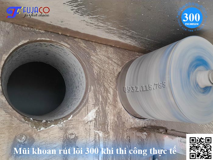 dùng mũi rút lõi khoét lỗ đường kính 300 trong công trình dùng mũi rút lõi khoét lỗ đường kính 300 trong công trình