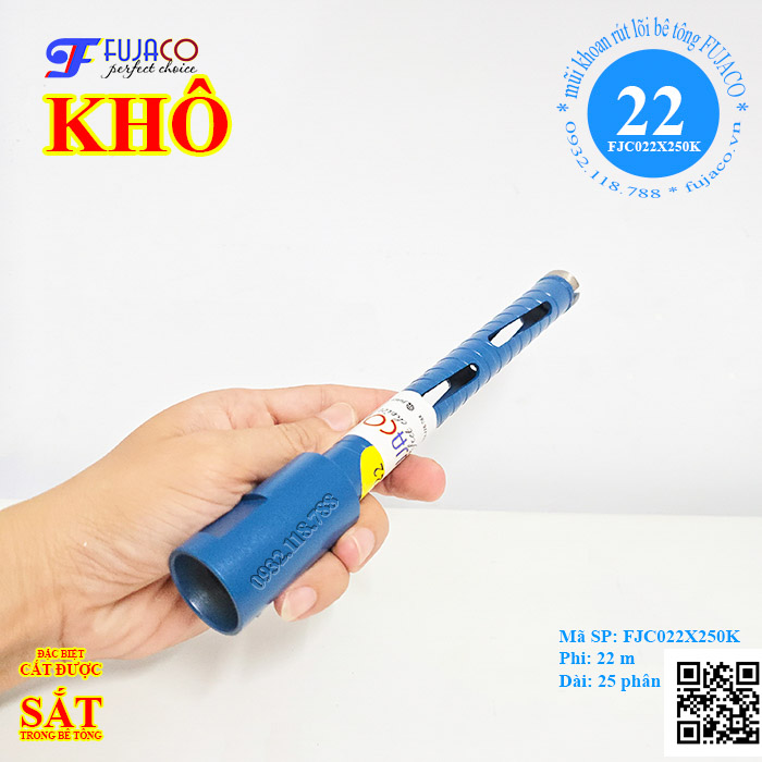 trên tay mũi khoan 22 dài 25 phân khoét lỗ không cần thêm nước trên tay mũi khoan 22 dài 25 phân khoét lỗ không cần thêm nước